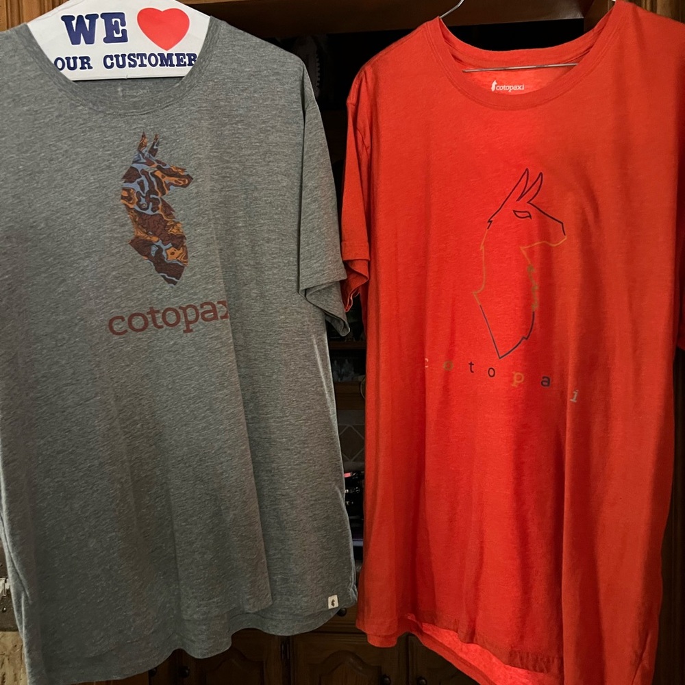 Cotopaxi Heather Gray Tee and orange XL pair